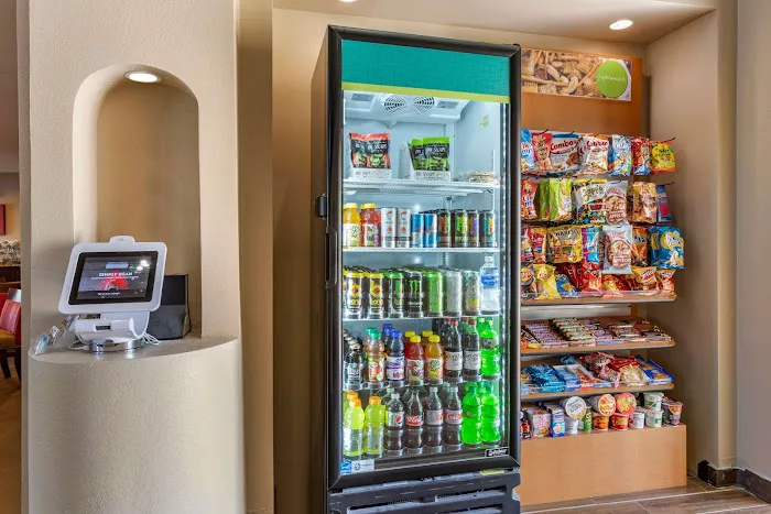 Comfort Suites Phoenix Airport 4