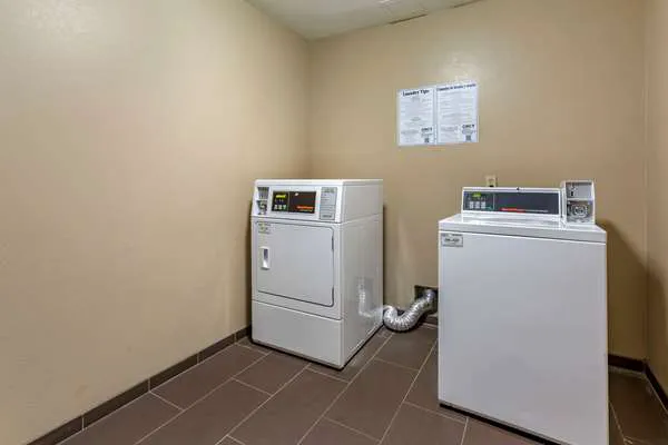 Comfort Suites Phoenix Airport 4