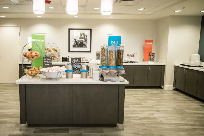 Hampton Inn & Suites Tempe/Phoenix Airport 4