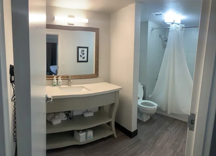 GreenTree Inn & Suites Phoenix Sky Harbor 5