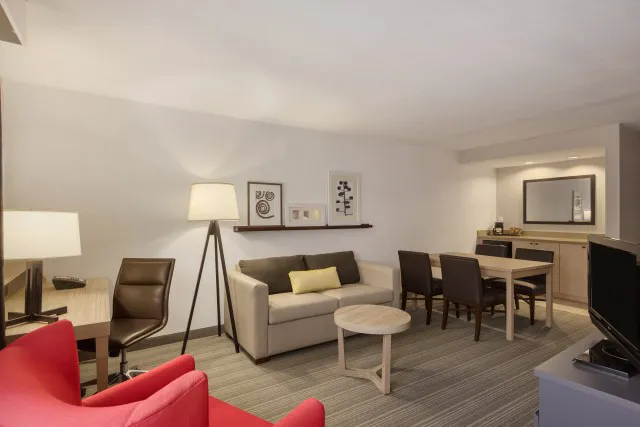 GreenTree Inn & Suites Phoenix Sky Harbor 5