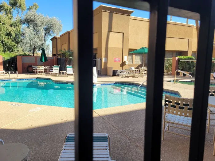 GreenTree Inn & Suites Phoenix Sky Harbor 5