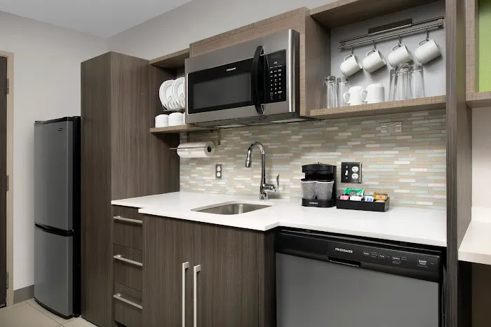 Home2 Suites by Hilton Phoenix Airport South 5