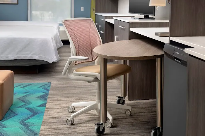 Home2 Suites by Hilton Phoenix Airport South 5