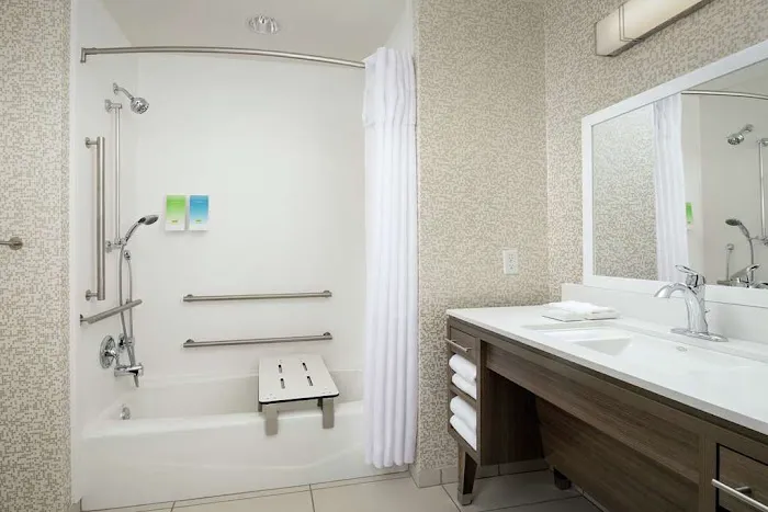 Home2 Suites by Hilton Phoenix Airport South 5