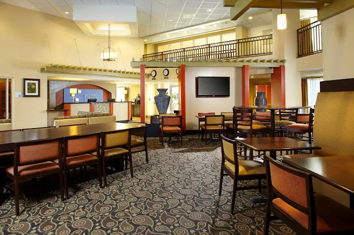Holiday Inn Express & Suites Scottsdale - Old Town, an IHG Hotel 5
