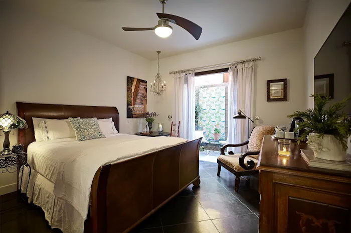 Bespoke Inn Scottsdale 5