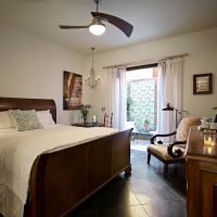 Bespoke Inn Scottsdale ico