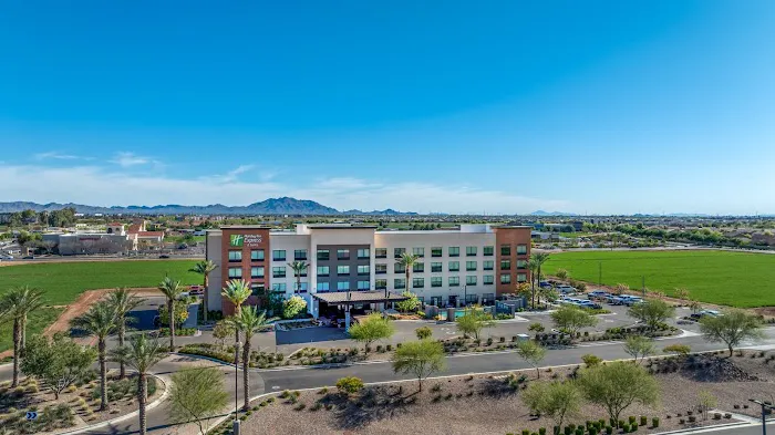 Holiday Inn Express & Suites Gilbert – Mesa Gateway Airport by IHG 4