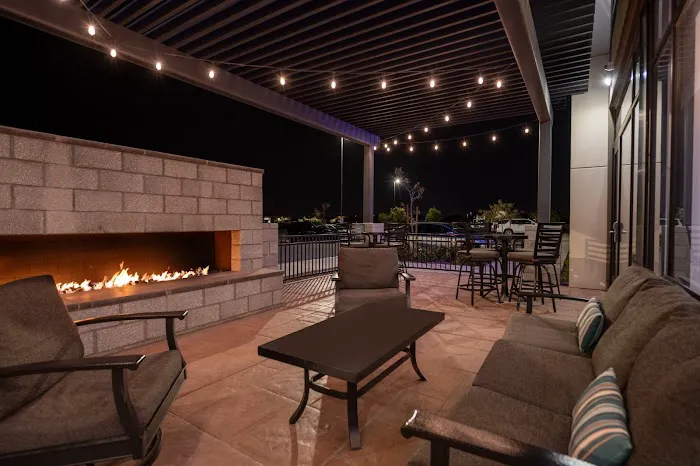 Holiday Inn Express & Suites Gilbert – Mesa Gateway Airport by IHG 4