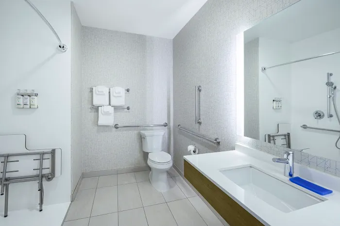 Holiday Inn Express & Suites Gilbert – Mesa Gateway Airport by IHG 4