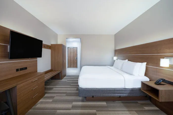 Holiday Inn Express & Suites Gilbert – Mesa Gateway Airport by IHG 4