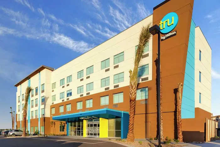 Tru by Hilton Gilbert 4