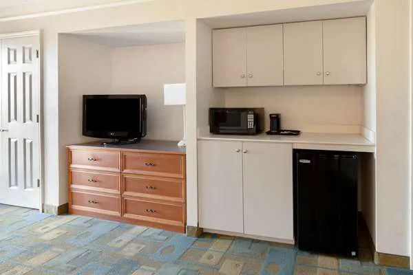 La Quinta Inn by Wyndham Phoenix Sky Harbor Airport 4