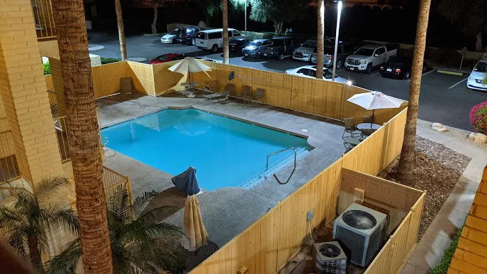 La Quinta Inn by Wyndham Phoenix Sky Harbor Airport 4