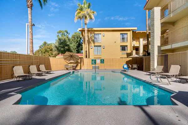 La Quinta Inn by Wyndham Phoenix Sky Harbor Airport 4