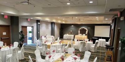 Holiday Inn & Suites Phoenix Airport by IHG