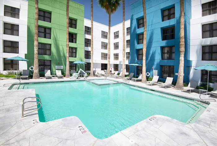DoubleTree by Hilton Phoenix Chandler 4