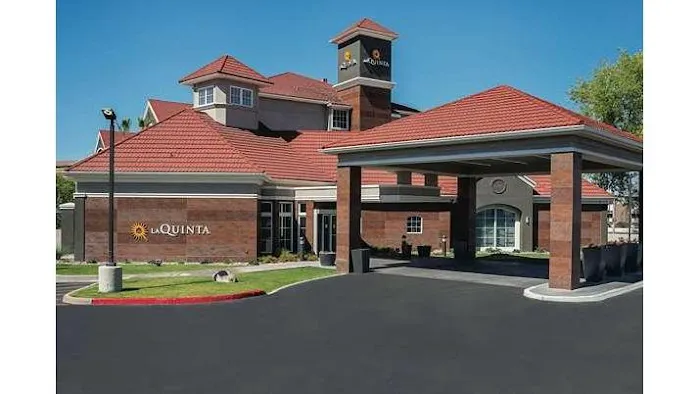 La Quinta Inn & Suites by Wyndham Phoenix Chandler 5