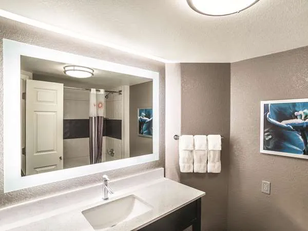 La Quinta Inn & Suites by Wyndham Phoenix Chandler 5