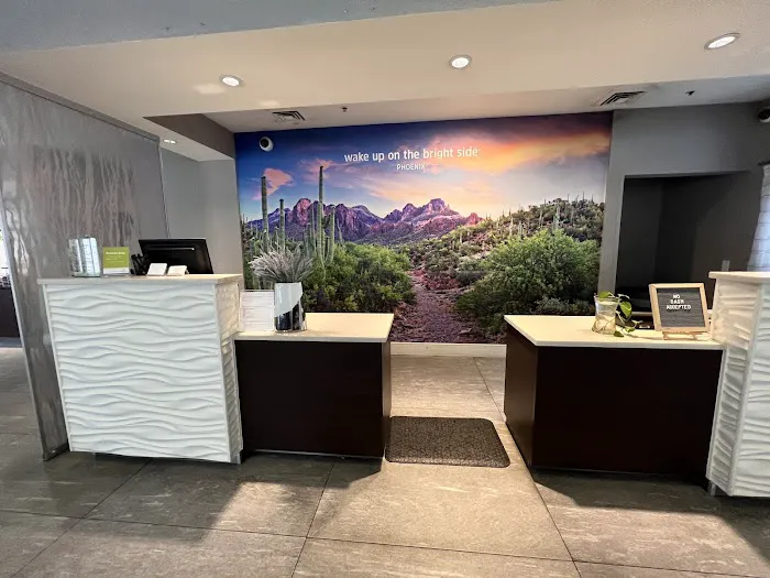 La Quinta Inn & Suites by Wyndham Phoenix Chandler 5