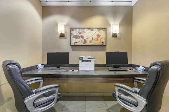 Best Western Plus Chandler Hotel & Suites 4