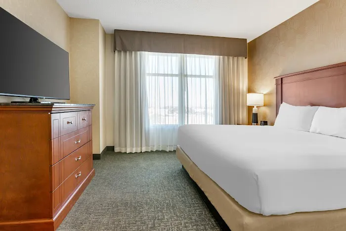Drury Plaza Hotel Phoenix Tempe 5