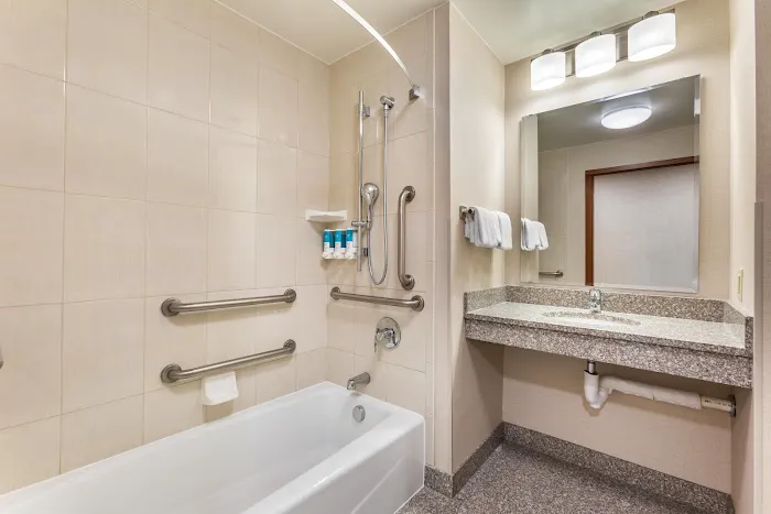 Drury Plaza Hotel Phoenix Tempe 5