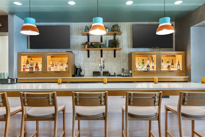 Drury Plaza Hotel Phoenix Tempe 5