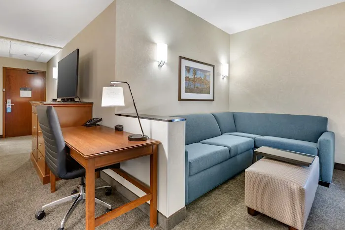 Drury Plaza Hotel Phoenix Tempe 5