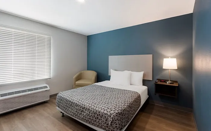 WoodSpring Suites Chandler Airport 4