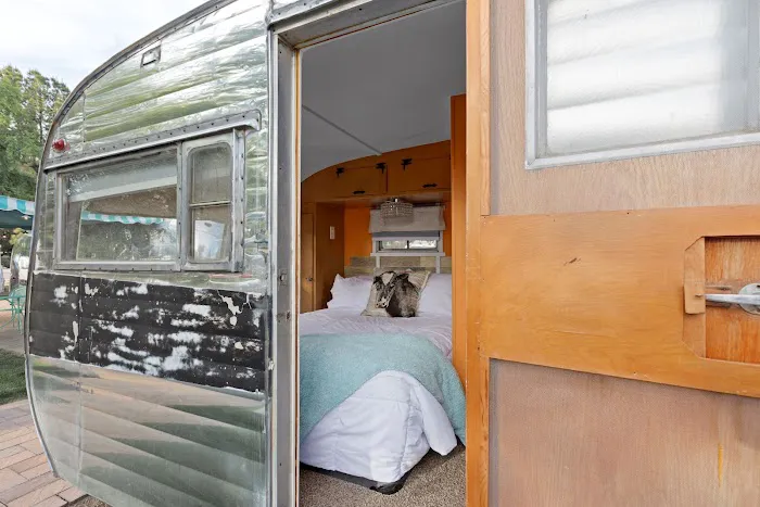 The Cozy Peach at Schnepf Farms 4