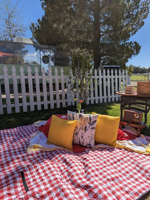 The Cozy Peach at Schnepf Farms 4