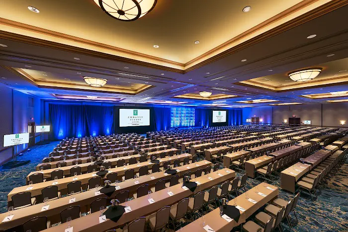Embassy Suites by Hilton Scottsdale Resort 5