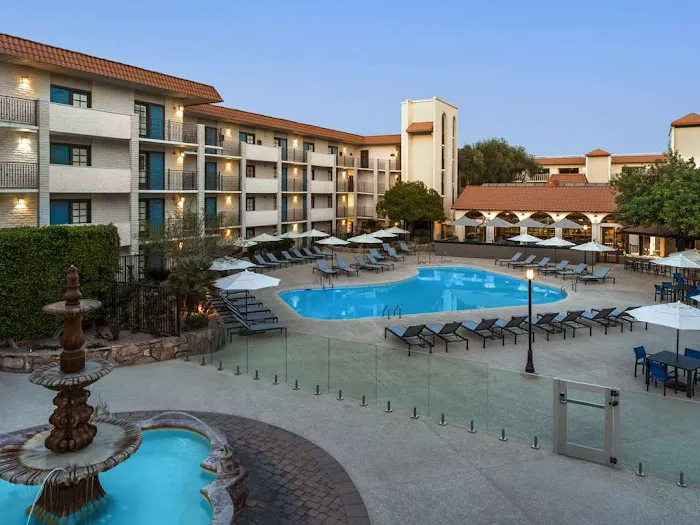 Embassy Suites by Hilton Scottsdale Resort 5