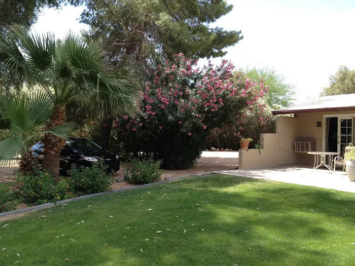 SmokeTree Resort and Bungalows 4