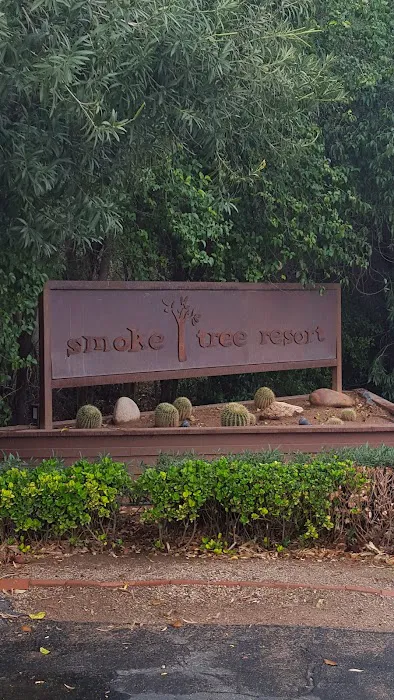 SmokeTree Resort and Bungalows 4