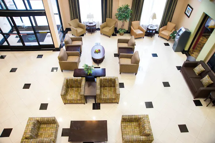 GreenTree Inn & Suites Florence 4