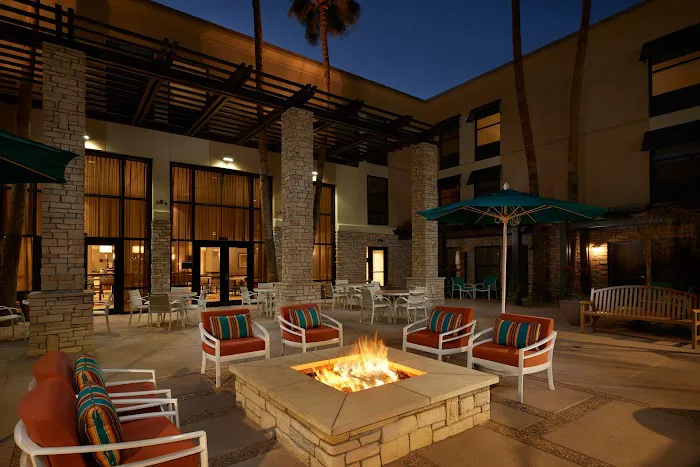 Hampton Inn & Suites Phoenix/Scottsdale on Shea Boulevard 5