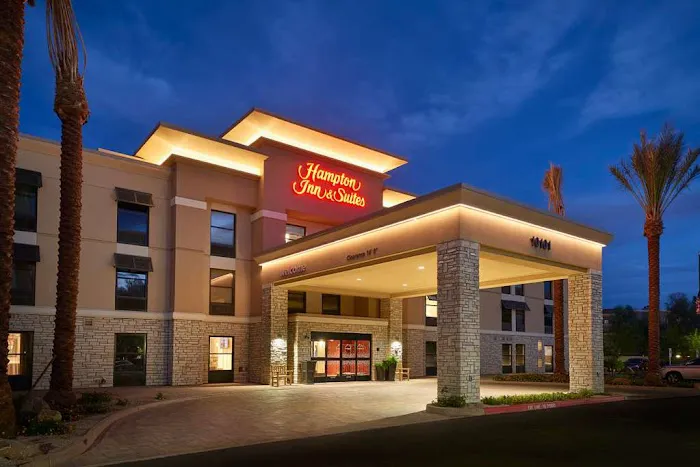 Hampton Inn & Suites Phoenix/Scottsdale on Shea Boulevard 5