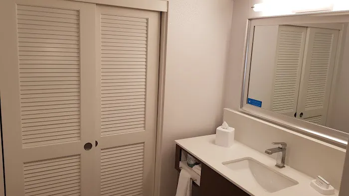 Hampton Inn & Suites Phoenix/Scottsdale on Shea Boulevard 5