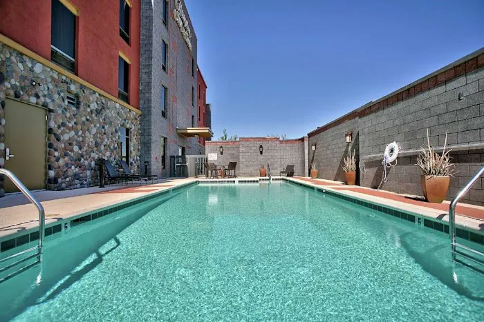 Hampton Inn & Suites Scottsdale at Talking Stick 4
