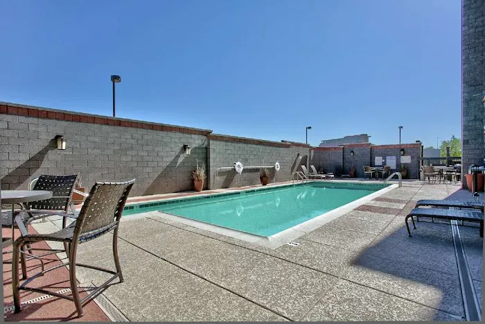 Hampton Inn & Suites Scottsdale at Talking Stick 4