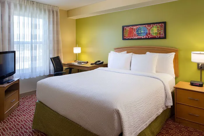 Sonesta Simply Suites Phoenix Scottsdale 5