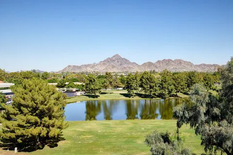AC Hotel Phoenix Biltmore 5