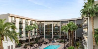 Embassy Suites by Hilton Phoenix Biltmore