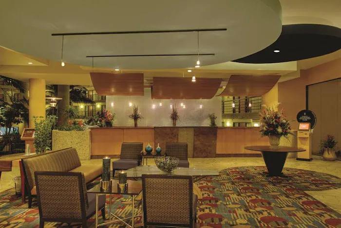 Embassy Suites by Hilton Phoenix Biltmore 5