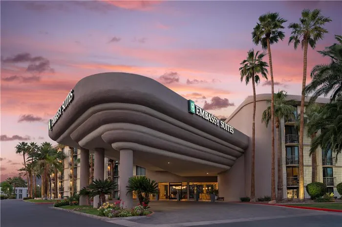 Embassy Suites by Hilton Phoenix Biltmore 5