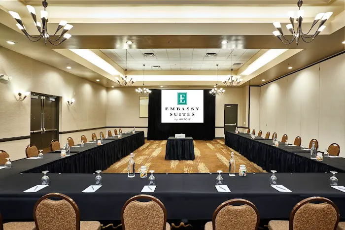 Embassy Suites by Hilton Phoenix Scottsdale 5