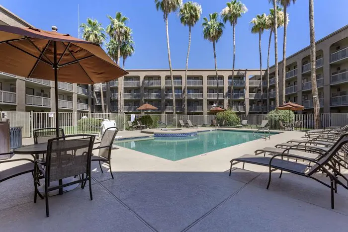 Best Western Plus Scottsdale Thunderbird Suites 5